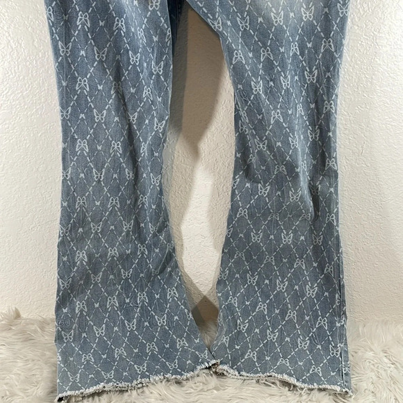 No Boundaries Butterflies Print Juniors Five Pocket Flare Jeans Size 17 NEW - Picture 9 of 14